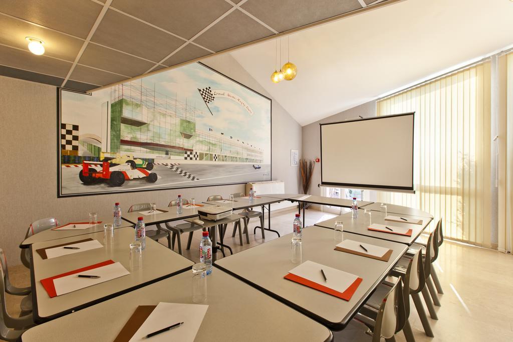 Cit'Hotel Du Circuit Magny-Cours Exterior photo