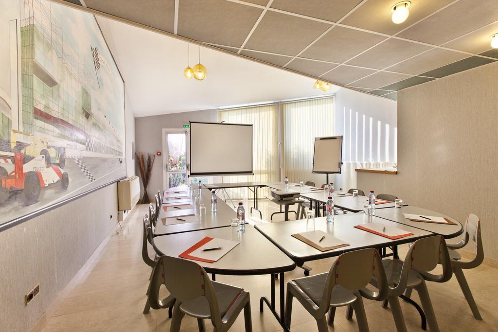 Cit'Hotel Du Circuit Magny-Cours Exterior photo