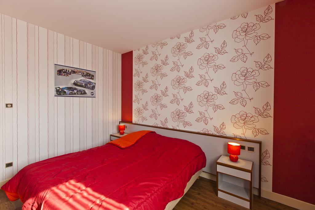 Cit'Hotel Du Circuit Magny-Cours Exterior photo