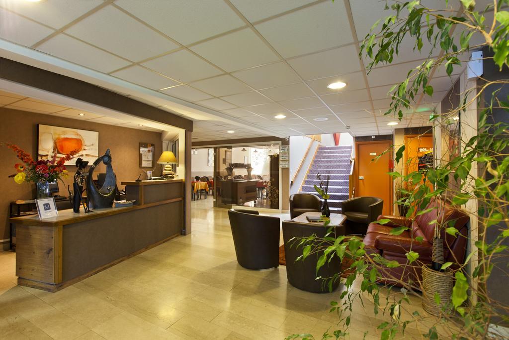 Cit'Hotel Du Circuit Magny-Cours Exterior photo